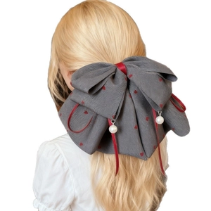 Pince à cheveux française avec motifs de cœurs et pampilles de perles pour queue de cheval