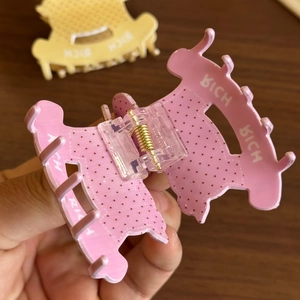 Pince à cheveux cheval à pois roses avec texte Rich et ressort en métal doré élégant