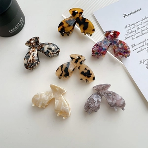 Lot de pinces à cheveux minimalistes en acétate aux motifs écaille et marbre
