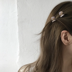 Mini lavender pearlescent acetate hair claws for women in minimalist Korean style