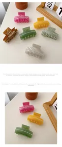 Details von 7 cm Acetat Haarklammern mit eleganten Perlen und Marmortextur