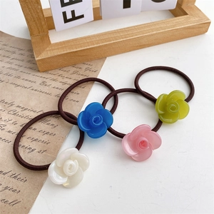 Lot de quatre chouchous rose en acétate en blanc, bleu, rose et vert pour femme