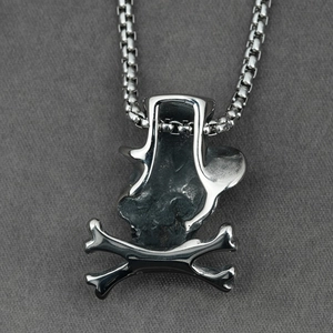 Hip-hop skull and crossbones pendant necklace in silver stainless steel with box chain
