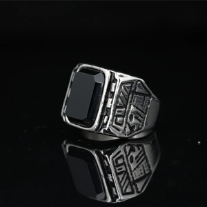 Vintage Titanium Steel Signet Ring For Men Large Rectangular Black Gemstone Punk Hip Hop Fashion Jewelry Men Finger Ring Accessory