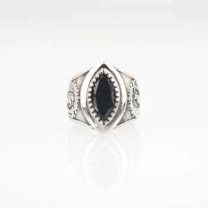 Retro punk titanium steel skull ring with black marquise stone and lion head relief