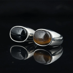 Bague Vintage en Acier Inoxydable Ovale Oeil de Tigre pour Hommes Femmes Rétro Poli Miroir Bague en Agate Noire Bijoux de Mode Cadeau