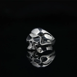 Bague Crâne en Acier Titane Punk Gothique pour Hommes Femmes Vintage Hip Hop Rock Biker Bijoux Rétro Poli Squelette