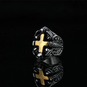 Anillo hip hop con cruz dorada y calavera en acero inoxidable con grabados vintage