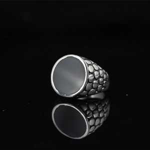 Retro stainless steel ring for men featuring round black obsidian stone and textured band