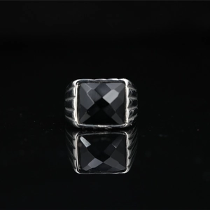 Bague vintage pour homme en acier inoxydable avec pierre obsidienne noire carrée et anneau