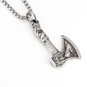 Collier pendentif hache argent vintage avec relief de tête de loup et chaîne boîte ronde