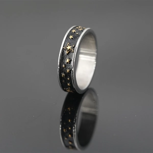 Anello con Motivo a Stella in Acciaio al Titanio Vintage Unisex Retro Nero Oro Stella Acciaio Inossidabile Gioielli di Moda Regalo
