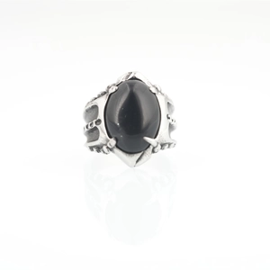 Bague punk vintage en acier titane argenté avec une grande pierre d'agate noire ovale