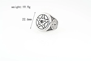 Dettagli dell'anello vintage in acciaio con pentacolo da 19,9g e indicazioni delle misure