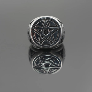 Anello pentagramma vintage da uomo in acciaio inossidabile con scudo e riflesso a specchio