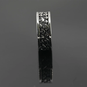 Retro-Ring aus Titanstahl mit Pilzmotiv und oxidierter Vintage-Silberoberfläche für Damen und Herren