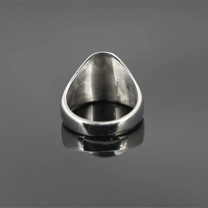 Vintage punk skull ring in silver titanium steel with brushed inner finish and wide band