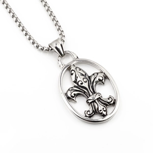 Vintage silver fleur-de-lis pendant on box chain necklace for retro gothic look