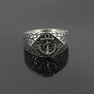 Anello ancora vintage in acciaio al titanio con cornice geometrica a rombo da uomo
