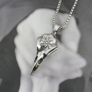 Collier pendentif crâne de corbeau viking en acier inoxydable vintage avec symbole Vegvisir