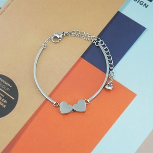 Fashionable double heart interlocking silver bracelet with adjustable lobster clasp chain