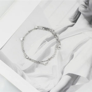 Bracelet double couche en acier inoxydable avec pendentif cœur et perles minimalistes