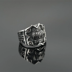 Vintage gothic crown ring in black titanium steel with side cross patterns for men