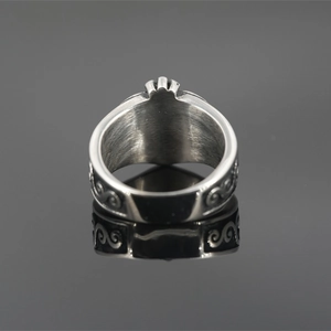 Retro punk style stainless steel wide band ring with vintage silver crown embossing