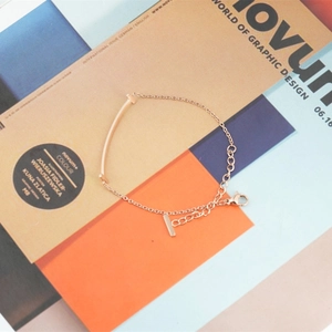 Elegantes Armband in Roségold mit Smile-Stab und verstellbarer feiner Gliederkette