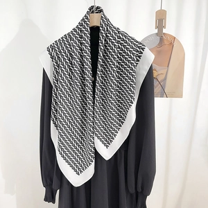 Vintage Geometric V Letter Print Satin Square Scarf For Women Fashion Elegant Soft Silky Monogram Head Scarf Neck Wrap Accessary