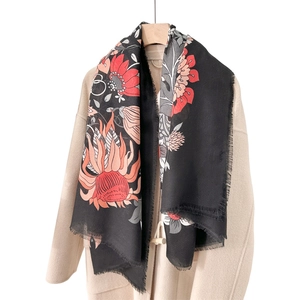 Elegant 130cm oversized floral shawl in black and red with fringe edges for winter style