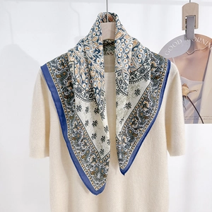 Women Polyester Paisley Floral Printed Square Scarf Vintage Herringbone Pattern Neck Scarf Elegant Fashion Headscarf
