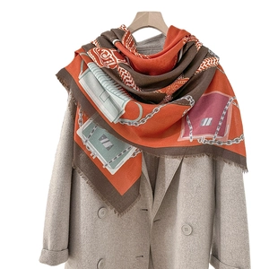 Elegant retro printed square scarf with chain patterns and fringe trim for women