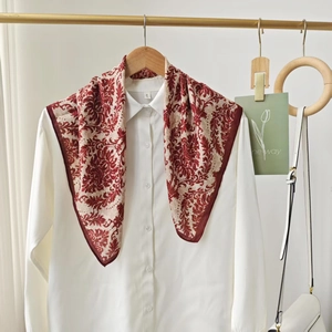 Vintage Damask Floral Pattern Square Scarf For Women Polyester Printed Soft Neck Scarf Retro Elegant Artistic Accessory