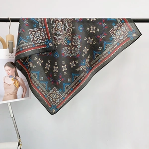 Carré de soie vintage pour femme avec imprimé paisley rouge et bleu, style ethnique