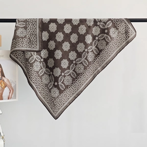 Women's Geometric Floral Print Square Scarf Satin Polyester Bandana Small Neck Scarf For Office Travel Daily Fashion Accessory