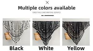 Gros plan détaillé de foulards carrés de mode avec des motifs géométriques de chaînes