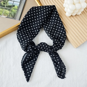 Damen Polka Dot Bedruckt Quadratischer Schal Muschelsaum Polyester Voile Halstuch Für Reisen Fotografie Mode Haargummi
