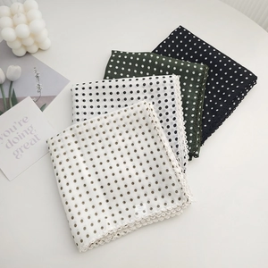 Minimalistisches gepunktetes quadratisches Halstuch mit Spitzenkante, 4er Set