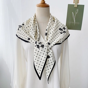 Women French Vintage Polka Dot Floral Print Satin Triangular Scarf Elegant Silk Feeling Neck Head Scarf For Daily Commuting