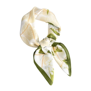 Elegante foulard in satin da 70cm con fiori gialli e raffinato bordo verde scuro