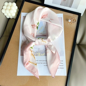 Élégant Carré de Soie Imprimé Floral pour Femmes en Polyester Satin Type Soie Petit Foulard de Cou Accessoires de Mode