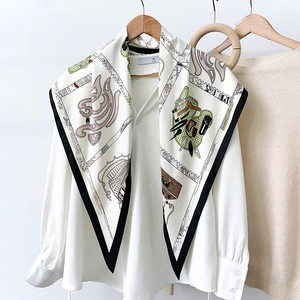 Vintage Twill Satin Triangle Scarf For Women Retro Equestrian Print Elegant Shawl Versatile Lightweight Fashion Neckerchief Wrap