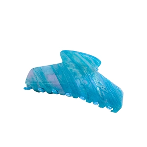 Grande molletta per capelli elegante in acetato con motivo marmorizzato blu e molla in metallo