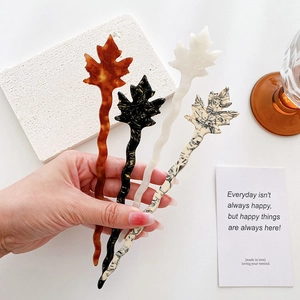 Lot de quatre épingles à cheveux en résine d'acétate avec feuilles d'érable pour chignons
