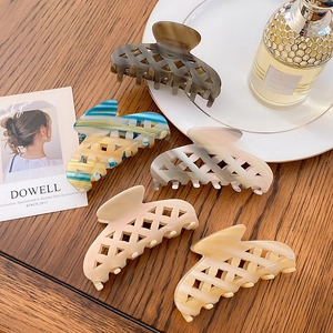 Elegant Acetate Hollow Grid Hair Claw Clip For Women Simple Marble Pattern Geometric Shark Clip High-end Hair Accessory