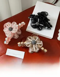 Détails de grandes pinces à cheveux fleurs en tulle avec perles et strass en trois couleurs