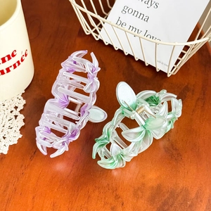 Pinces à cheveux fleur de frangipanier dégradé violet et vert avec finition nacrée