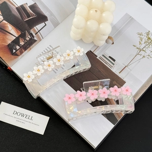 Pinces à cheveux rectangulaires en acétate avec motifs fleurs de cerisier roses et blanches