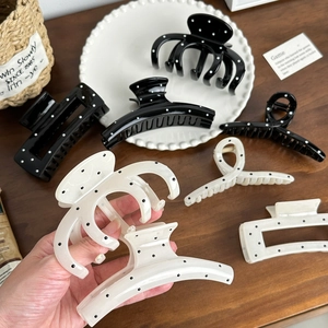 Sweet Black White Polka Dot Hair Claw Clip For Women Fashion Versatile Resin Plastic Shark Clip Large Geometric Hair Styling Tool Accessories
